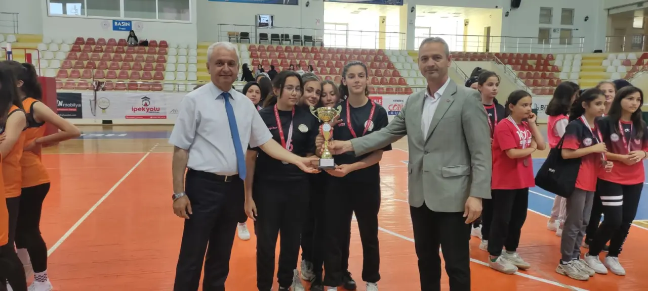 Haber: Voleybol Müsabakaları sona erdi - Galeri-2