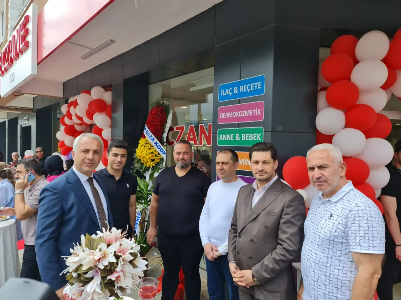 Haber: Ezgi Eczanesi Hizmete açıldı - Galeri-2