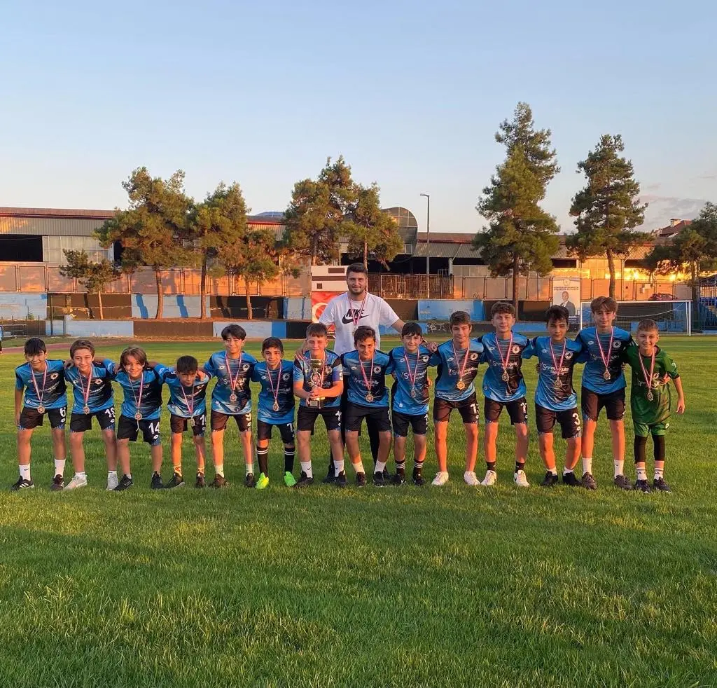 Haber: Hendekspor’un Gelecekleri Şampiyonluklara ambargo koydu - Galeri-1