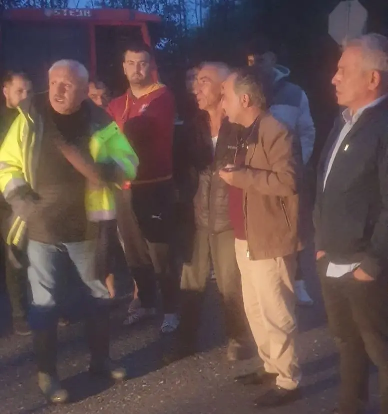 Haber: Vali Kaldırım, Kaymakam Acır Ve Başkan Yardımcısı Bahadır Sel’in Vurduğu Mahallelerde - Galeri-2