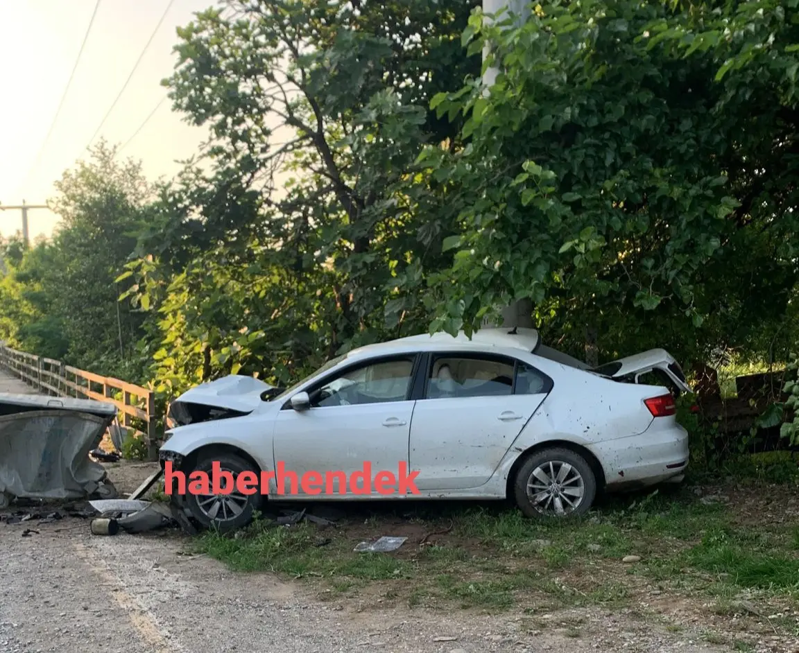 Haber: Önce Çöp konteynerine sonra bariyere çarptı - Galeri-1