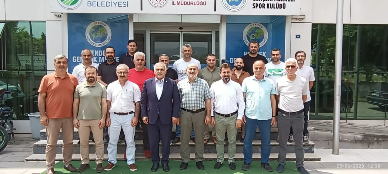 Haber: Hendek Gençlik Merkezi Spor Kulübü isim değişikliğine gitti - Öne Çıkan