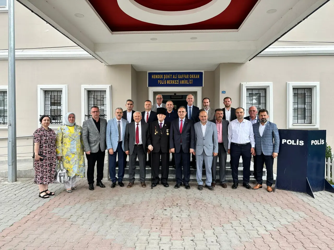 Haber: HENDEK'TE İLÇE PROTOKOLÜ BAYRAMLAŞTI - Galeri-2