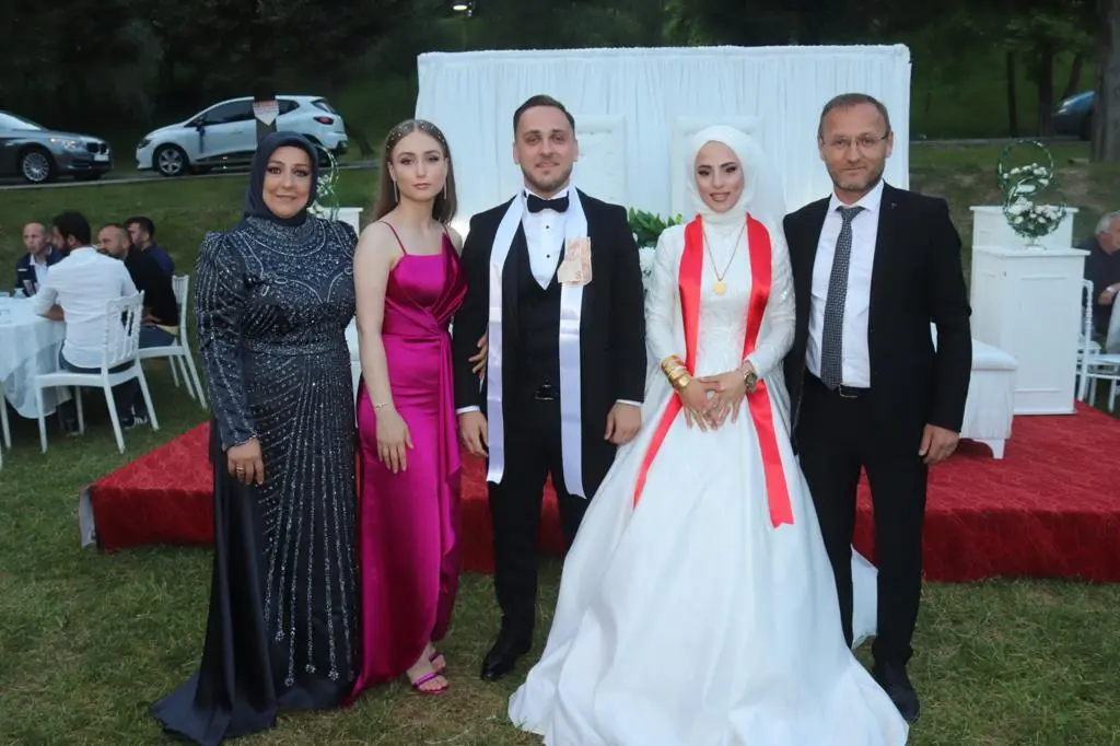 Haber: Elanur ve Batuhan'dan Ömürlük imza - Galeri-1