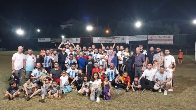Uzuncaorman Muhtarlığı Namağlup Çeyrek finalde