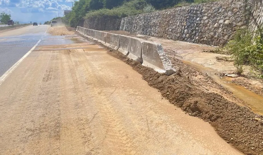 Haber: Hendek’te o yola beton bariyerli önlem - Öne Çıkan