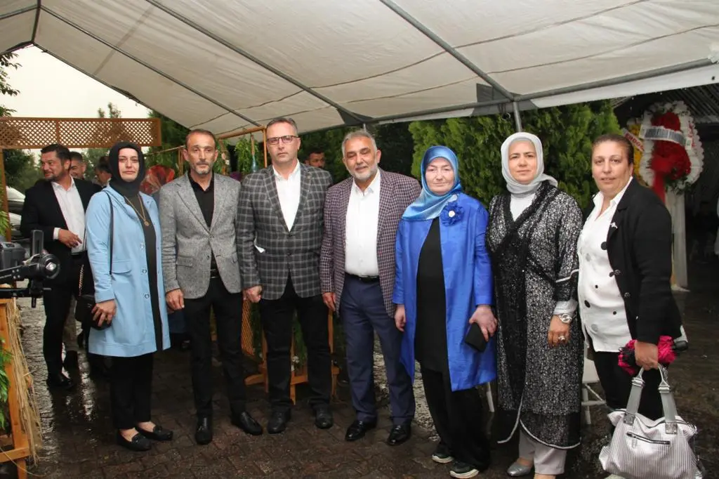 Haber: Şenay Sakal’dan Düğün Cemiyeti sonrası Teşekkür - Galeri-2