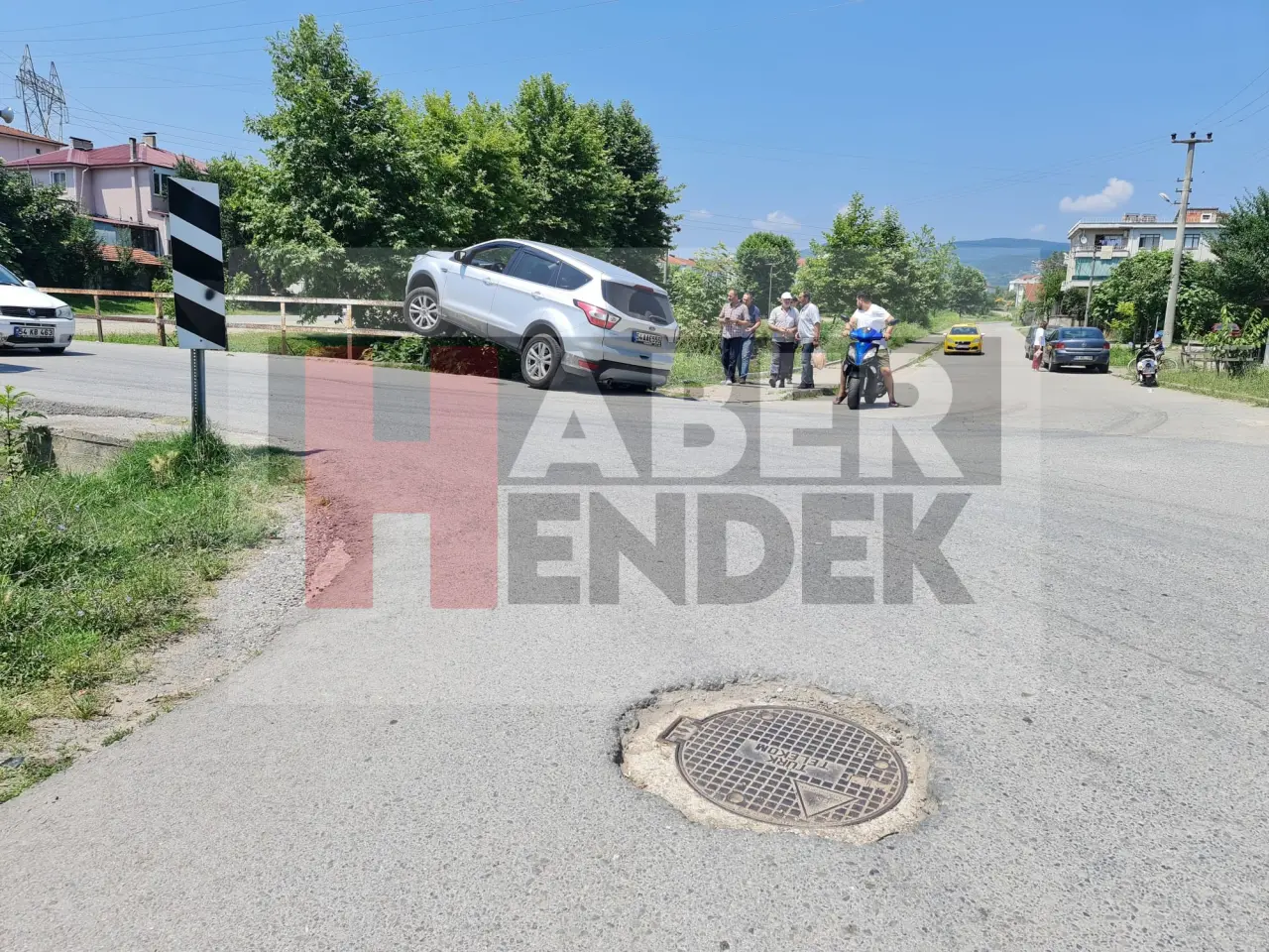 Haber: Köprüde asılı kaldı - Galeri-1