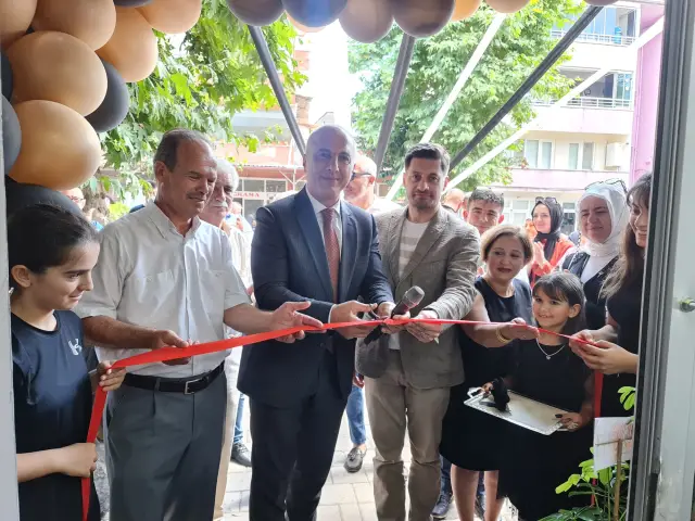 İz Elektrik hizmete açıldı