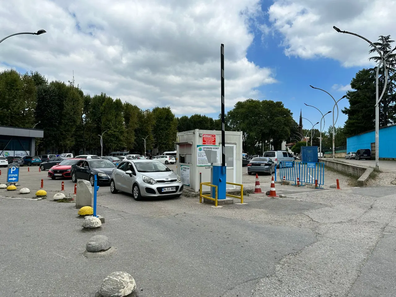 Haber: Hendek Belediyesi Güncel Otopark Fiyat Listesini Paylaştı - Öne Çıkan