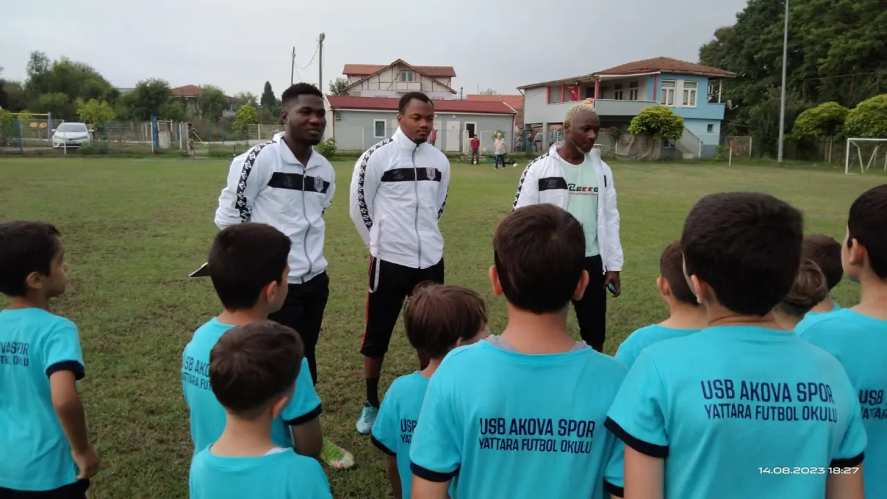 Haber: UBS Yattara Futbol Okulu sahaya indi - Galeri-2