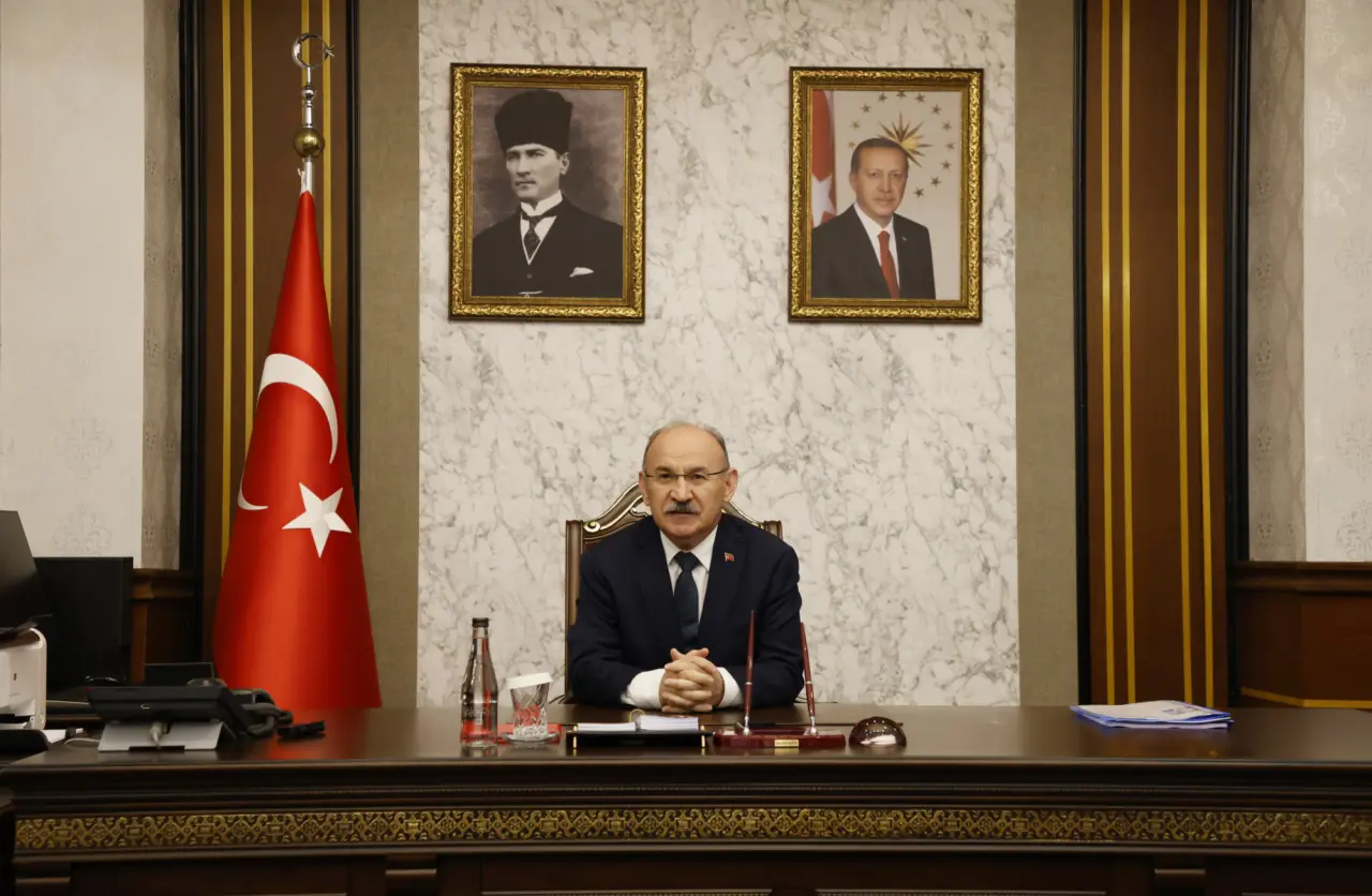 Haber: Vali Yaşar Karadeniz Görevine Başladı - Galeri-1
