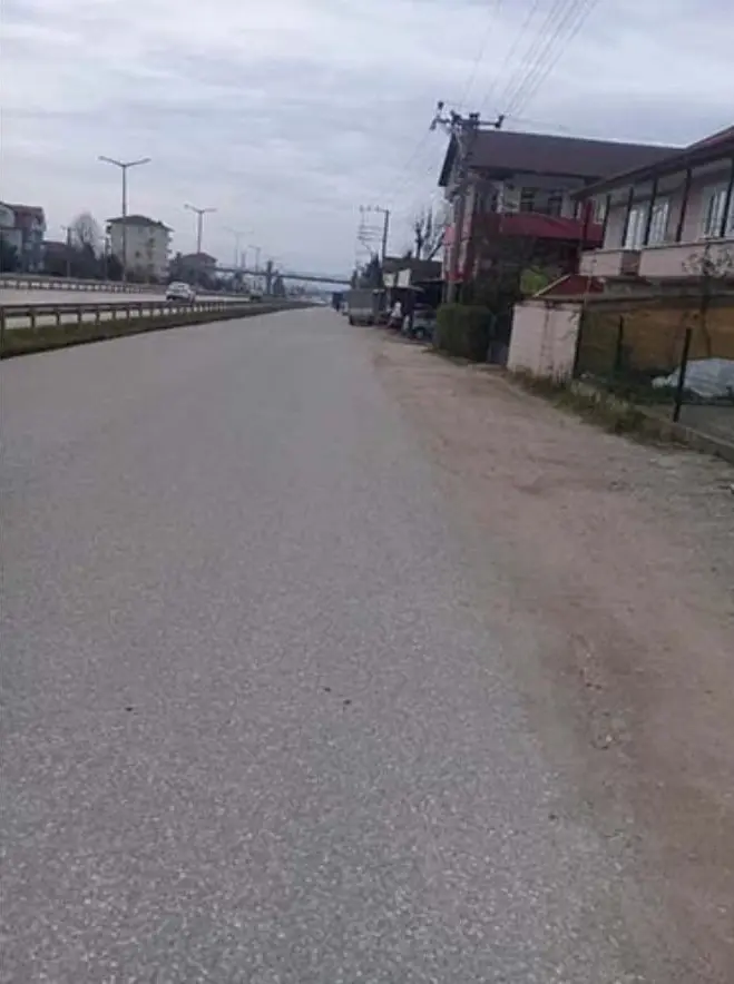 Haber: Rasimpaşa Mahallesinde Vatandaşlar Kaldırım İstiyor - Galeri-1