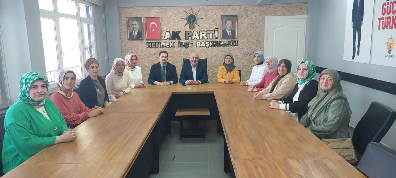 Haber: AK Parti İl Kadın Kolları Hendek’teydi - Öne Çıkan