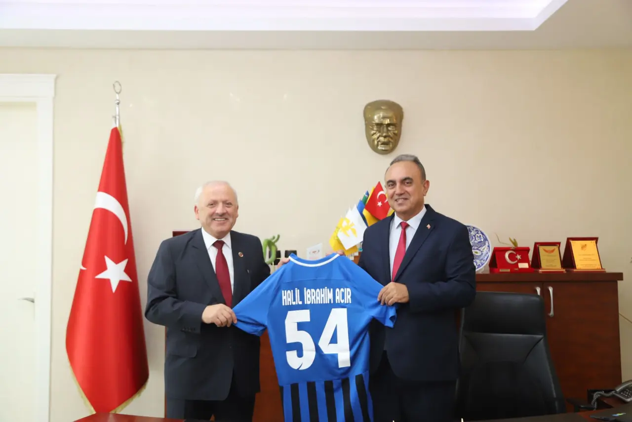 Haber: Hendekspor Başkanı Bahadır, Kaymakam Acır'ı ziyaret etti - Öne Çıkan