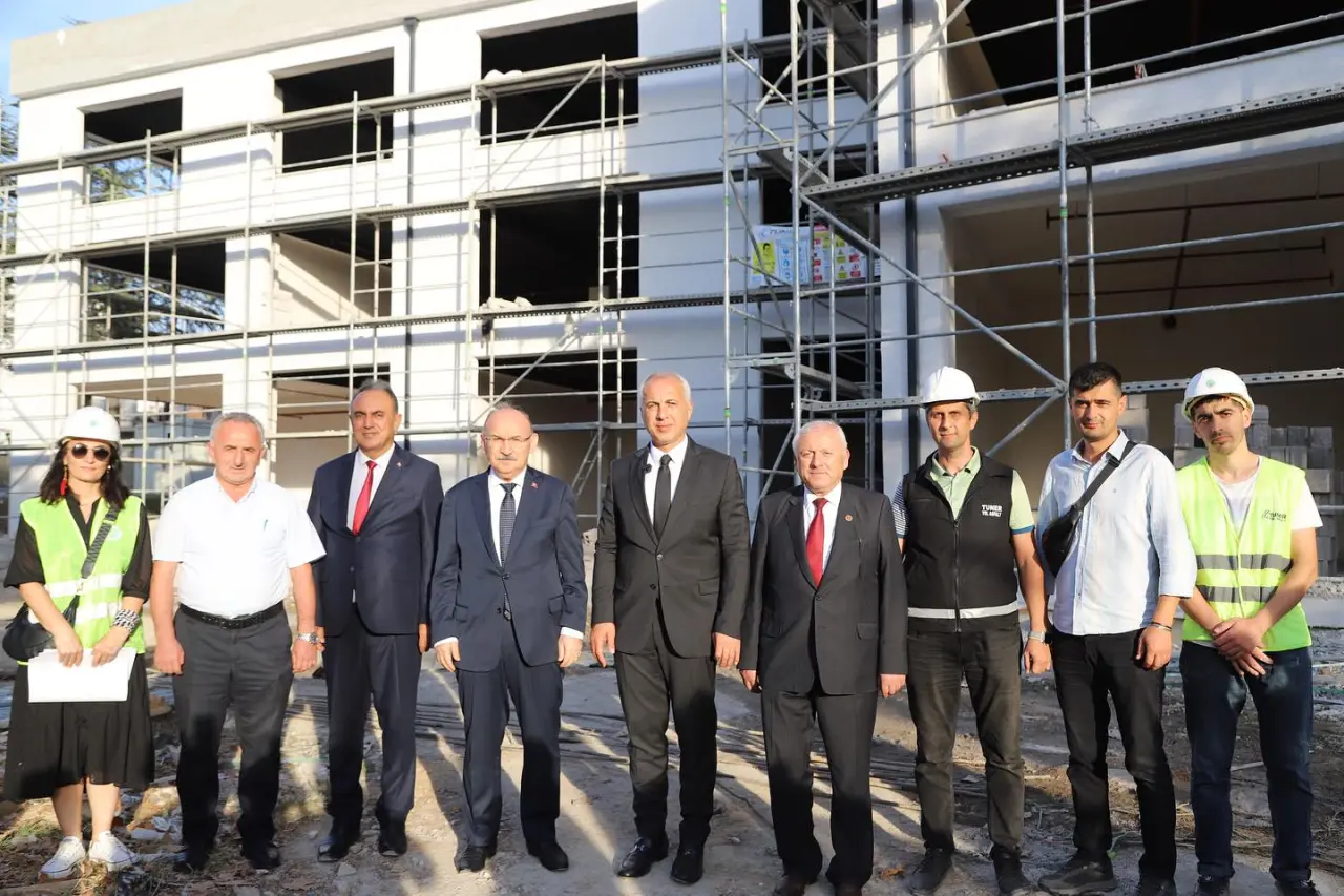 Haber: Vali Karadeniz Hendek Belediyesi'ni Ziyaret Etti - Galeri-2