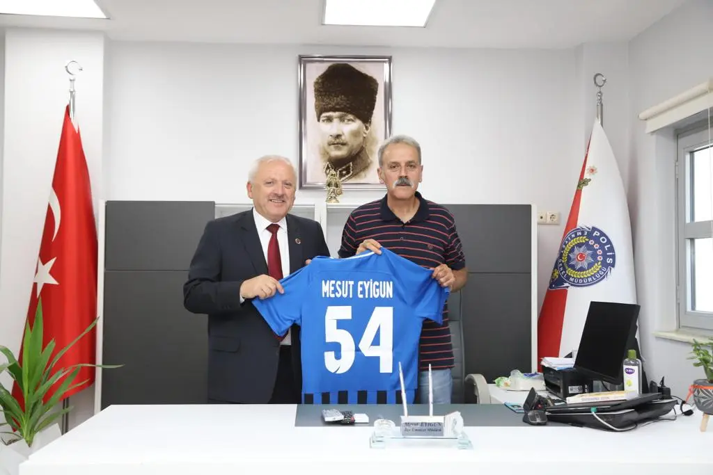 Haber: Bahadır'dan Emniyet Müdürüne - Öne Çıkan