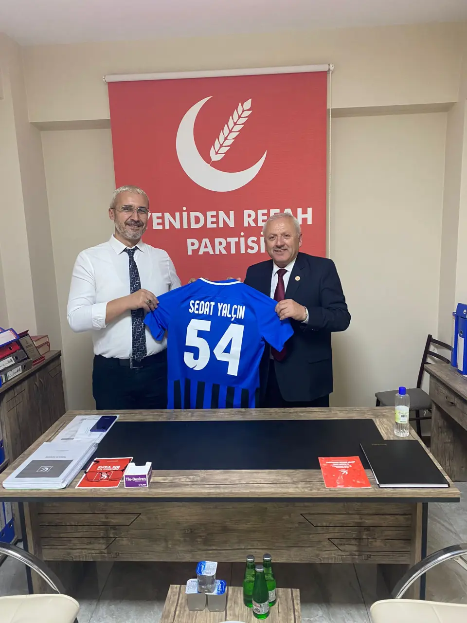 Haber: Bahadır'dan İlçe Başkanlarına Hendekspor forması - Galeri-4