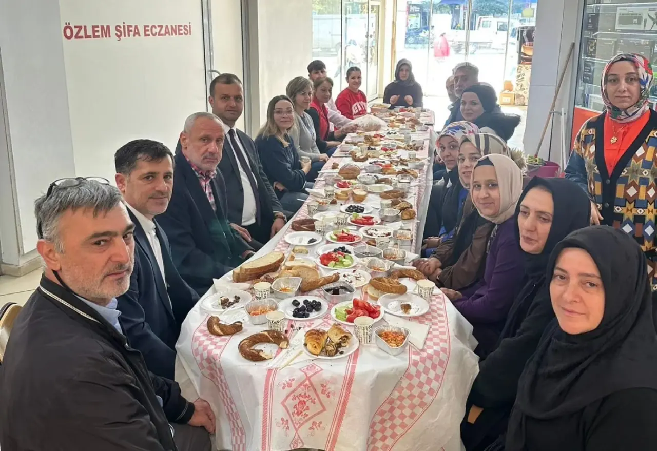 Haber: Sofu, Hendek Plaza Esnafının konuğu oldu - Öne Çıkan
