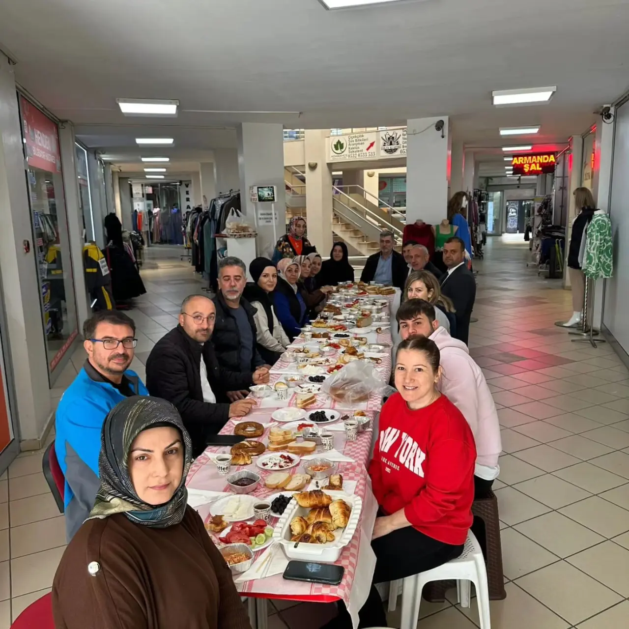 Haber: Sofu, Hendek Plaza Esnafının konuğu oldu - Galeri-1
