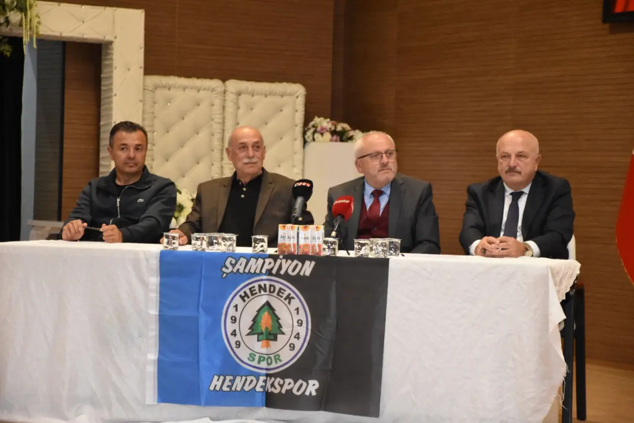 Haber: Hendekspor’un Forma Tanıtım Gecesinde 2024 Forma - Galeri-1