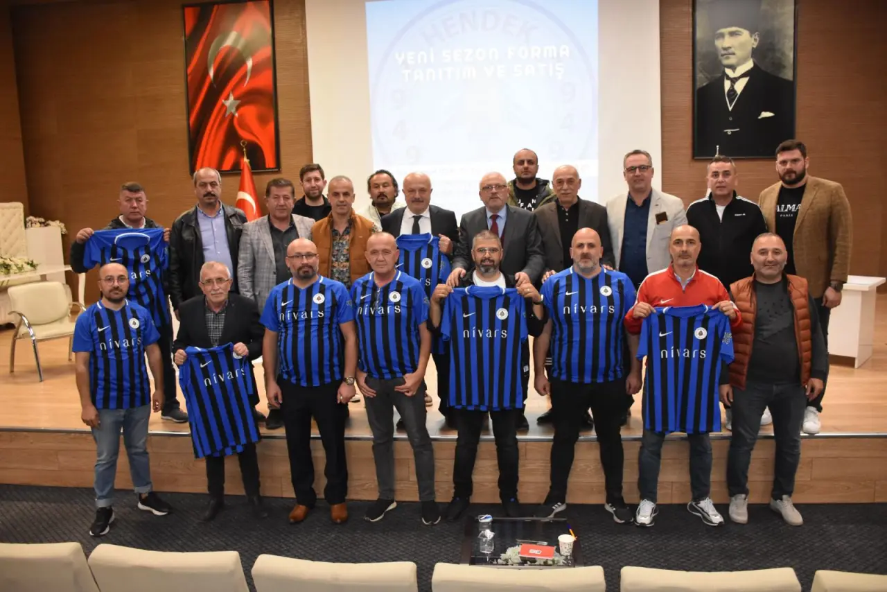 Haber: Hendekspor’un Forma Tanıtım Gecesinde 2024 Forma - Galeri-3