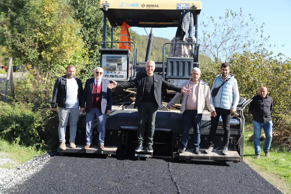 Haber: Beylice Ve Uzunçarşı Mahallelerine Sıcak Asfalt - Galeri-1