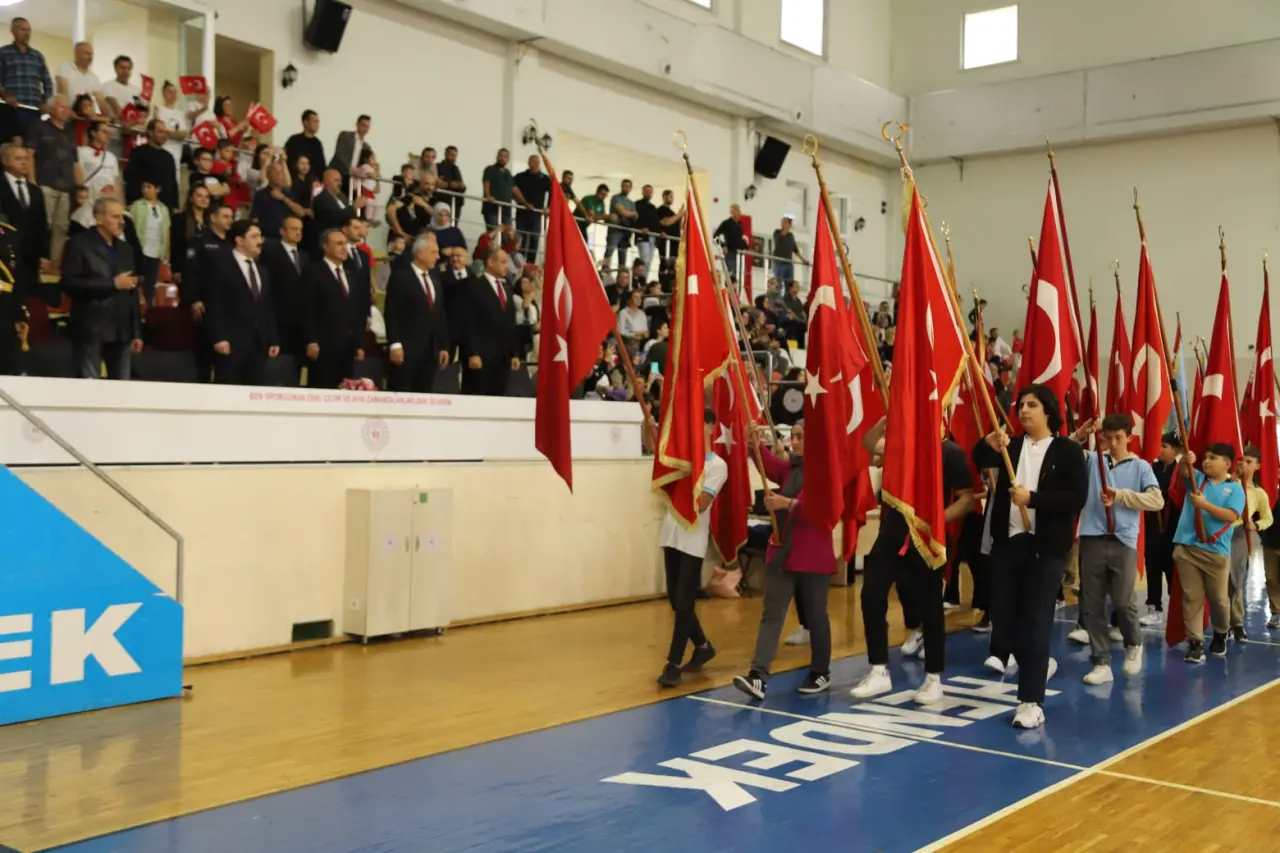 Haber: CUMHURİYETİN 100. YILI HENDEK’TE COŞKUYLA KUTLANDI - Galeri-1