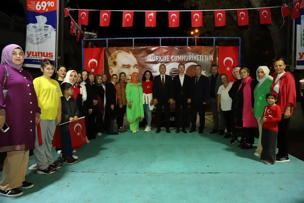 Haber: CUMHURİYETİN 100. YILINDA HENDEK’TE FENER ALAYI ÇOSKUSU - Galeri-3