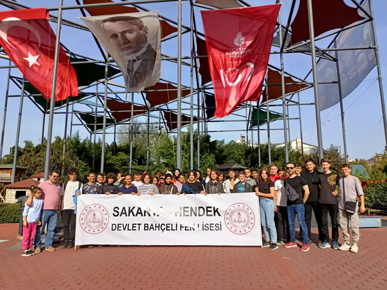 Haber: Hendek Devlet Bahçeli Fen Lisesi Tüyap Kitap Fuarında - Öne Çıkan