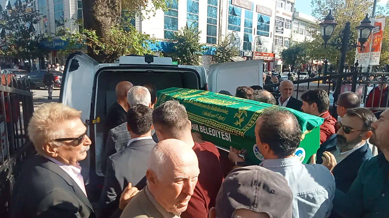 Haber: Mercan Dualarla son yolculuğuna uğurlandı - Öne Çıkan