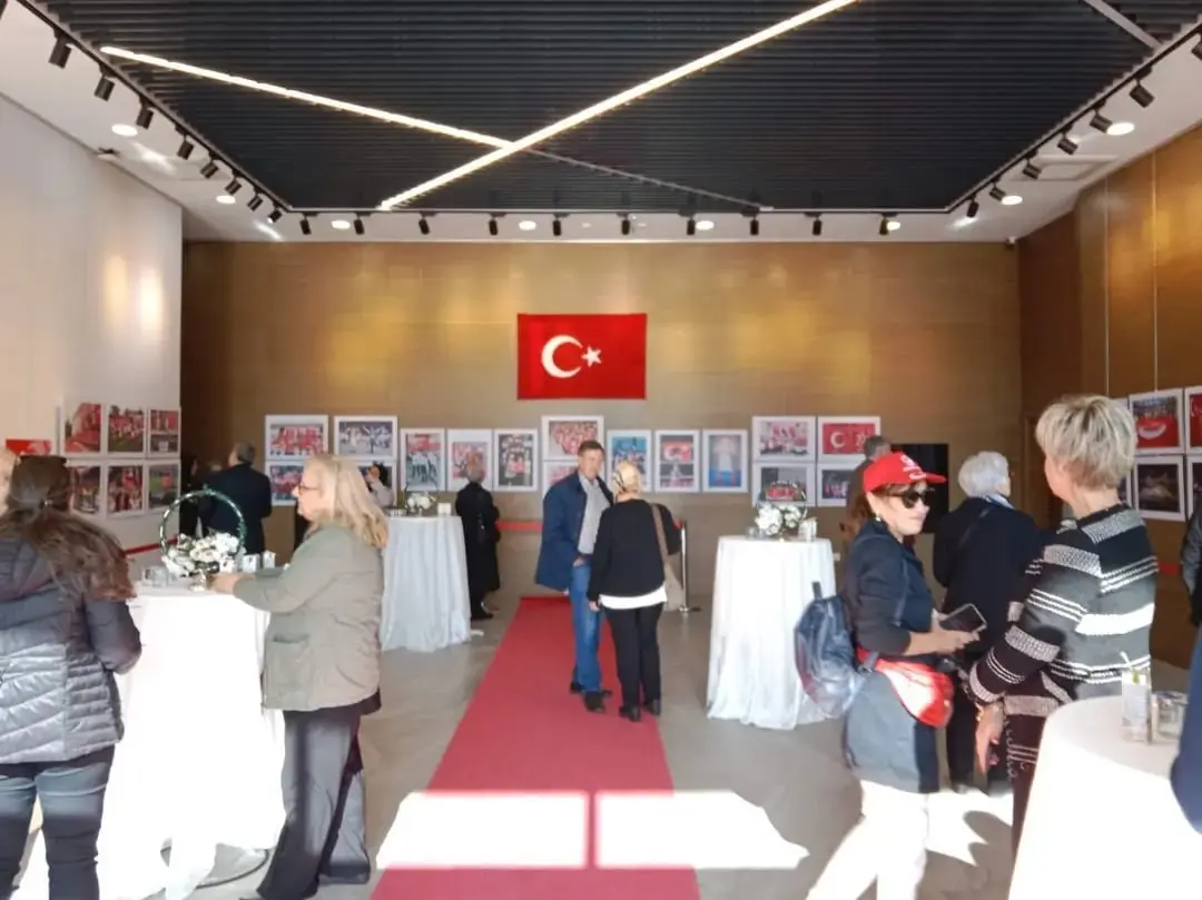 Haber: Bayrağın gölgesinde, atamızın izinde 100 yıl fotoğraf sergisi açıldı - Galeri-3
