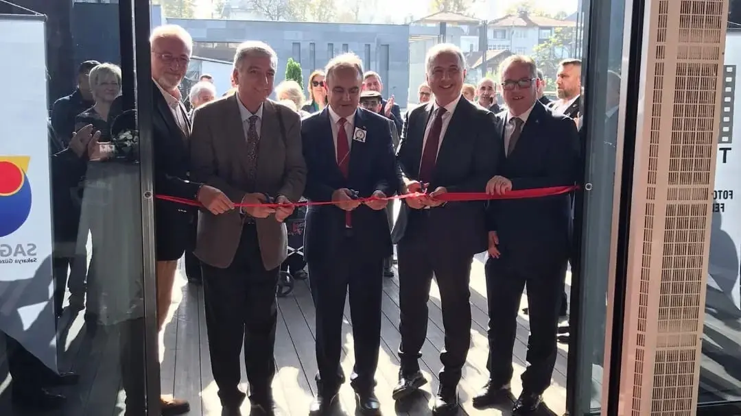Haber: Bayrağın gölgesinde, atamızın izinde 100 yıl fotoğraf sergisi açıldı - Galeri-1