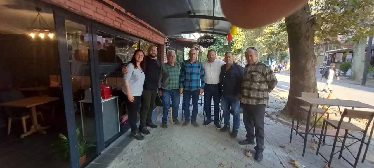 Haber: İYİ Parti A. Adayı Gümrük'ten Esnaf ziyareti - Galeri-2