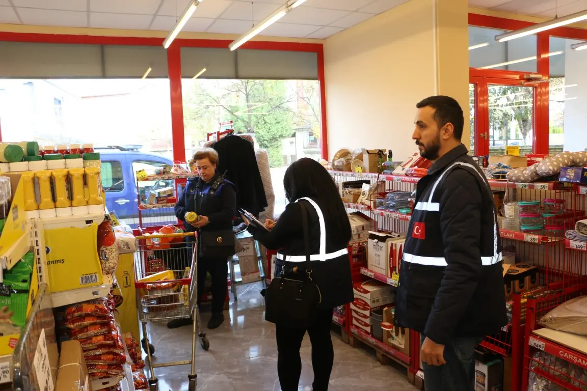 Haber: HENDEK’TE ZİNCİR MARKETLERE YÖNELİK DENETİM GERÇEKLEŞTİRİLDİ - Öne Çıkan