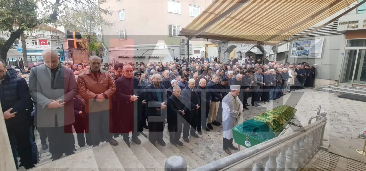 Haber: Demirel son yolculuğuna uğurlandı - Öne Çıkan