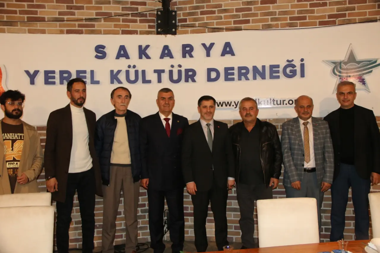 Haber: Başkan Aday Adayı Sofu Sakarya Yerel Kültür Derneğini Ziyaret Etti - Öne Çıkan