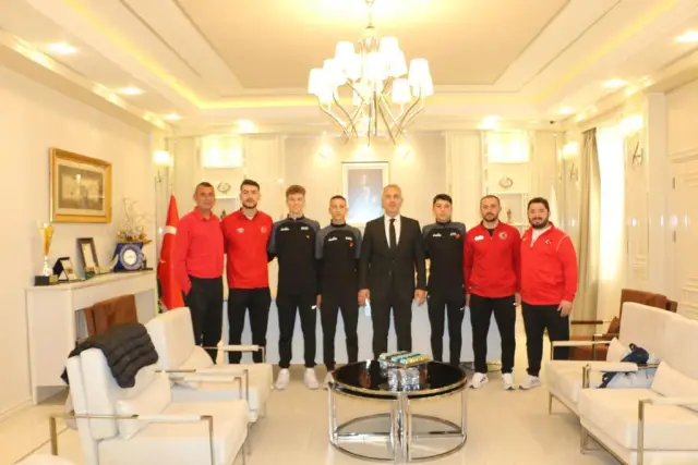Hendek Belediyesi Karate Takım Sporcusu Temizel Zirvede