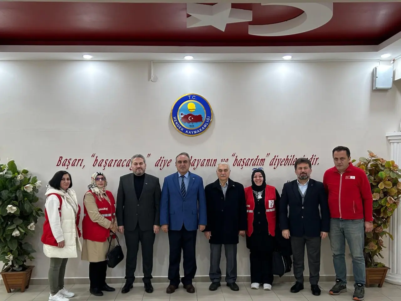Haber: Kızılay Hendek Şubesinden Kaymakam Acır'a ziyaret - Öne Çıkan