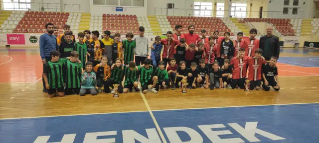 Okul Sporları Küçük ve Yıldız Futsal ilçe birinciliği sona erdi