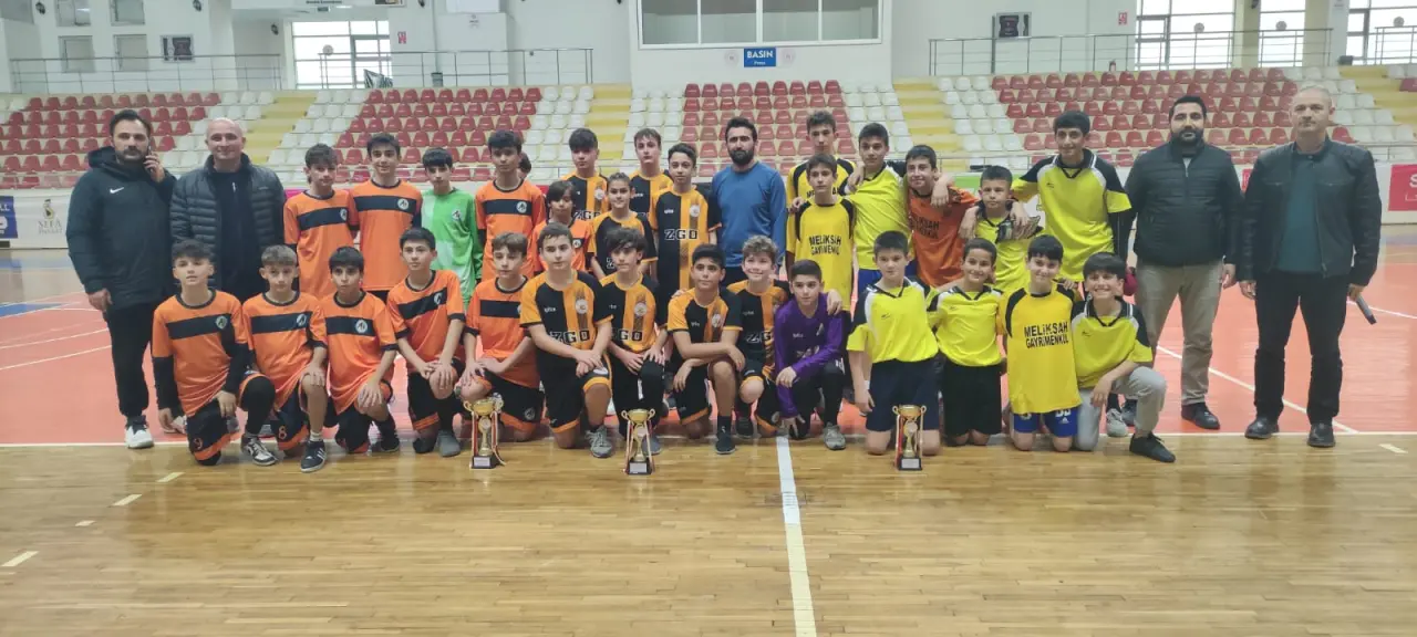 Haber: Okul Sporları Küçük ve Yıldız Futsal ilçe birinciliği sona erdi - Galeri-1