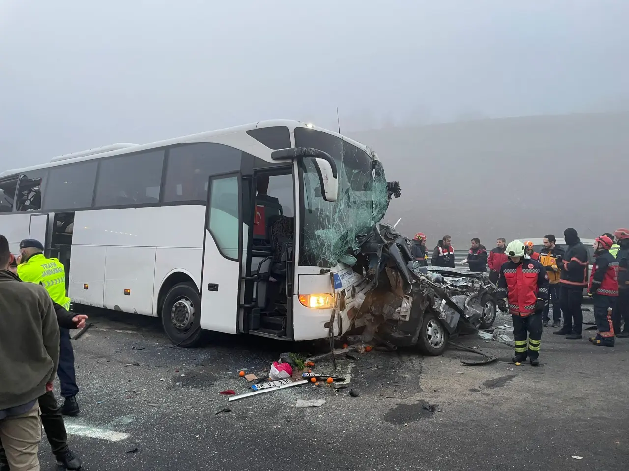 Haber: Sakarya'daki feci kazada ölenlerin kimlikleri belli oldu - Öne Çıkan