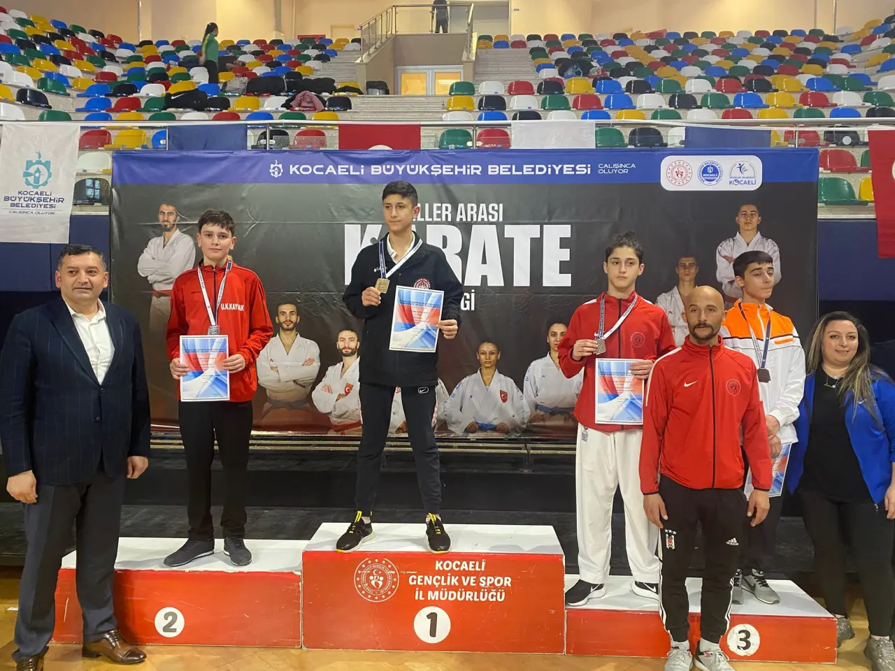 Haber: Hendek Belediyesi Karate Takımından 9 Madalya - Galeri-1