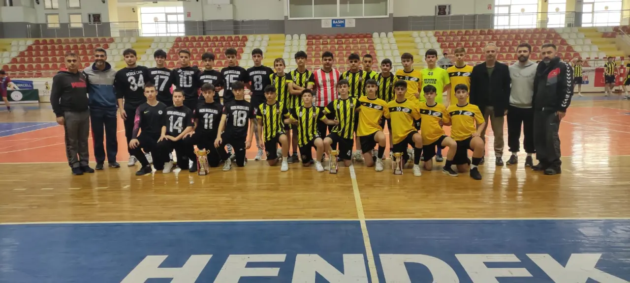Haber: Futsalda Atike hanım Anadolu ve Hendek Anadolu lisesi  birinci oldular. - Galeri-1