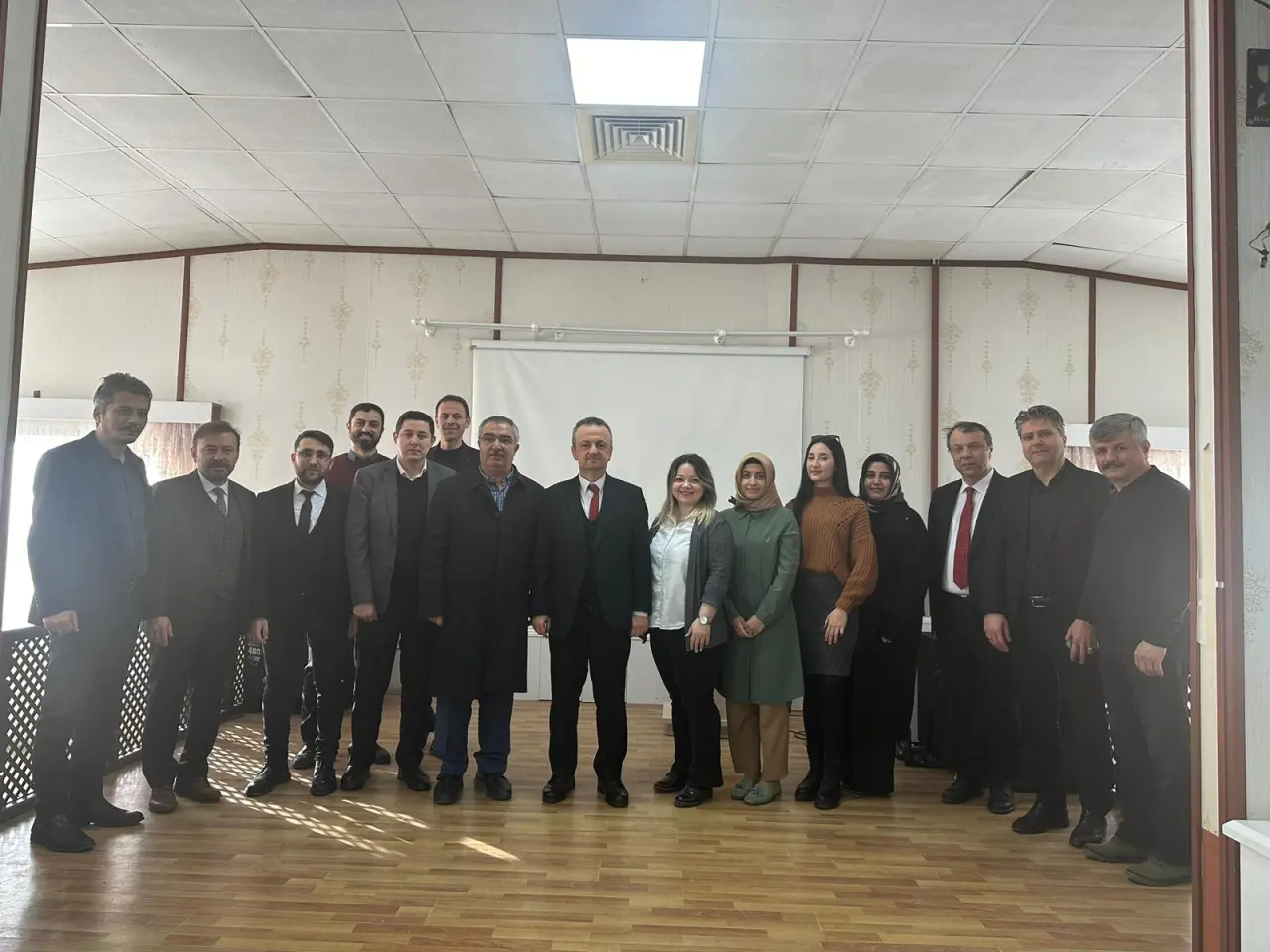 Haber: İNGİLİZCE BECERİ YARIŞMASININ ÖDÜLLERİ SAHİPLERİNİ BULDU ! - Galeri-2