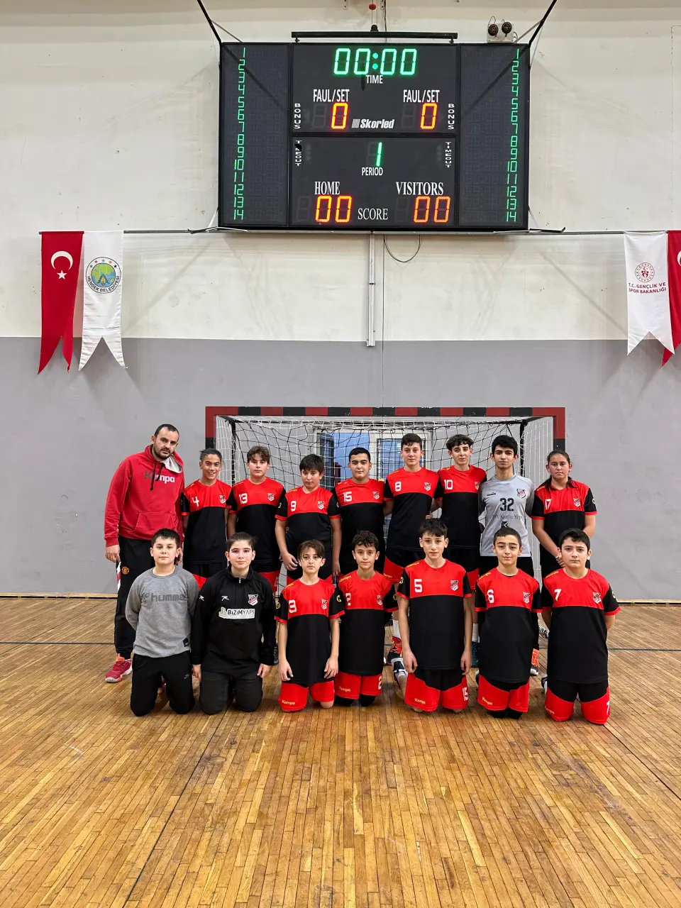 Haber: Gaffar Okkan anısına Dostluk Maçı - Galeri-2