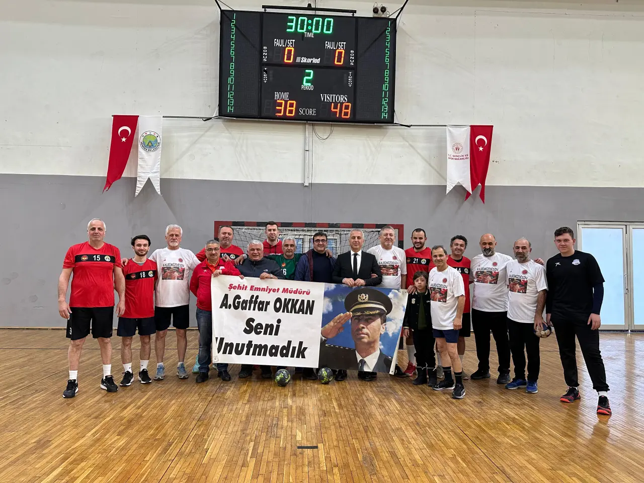 Haber: Gaffar Okkan anısına Dostluk Maçı - Öne Çıkan