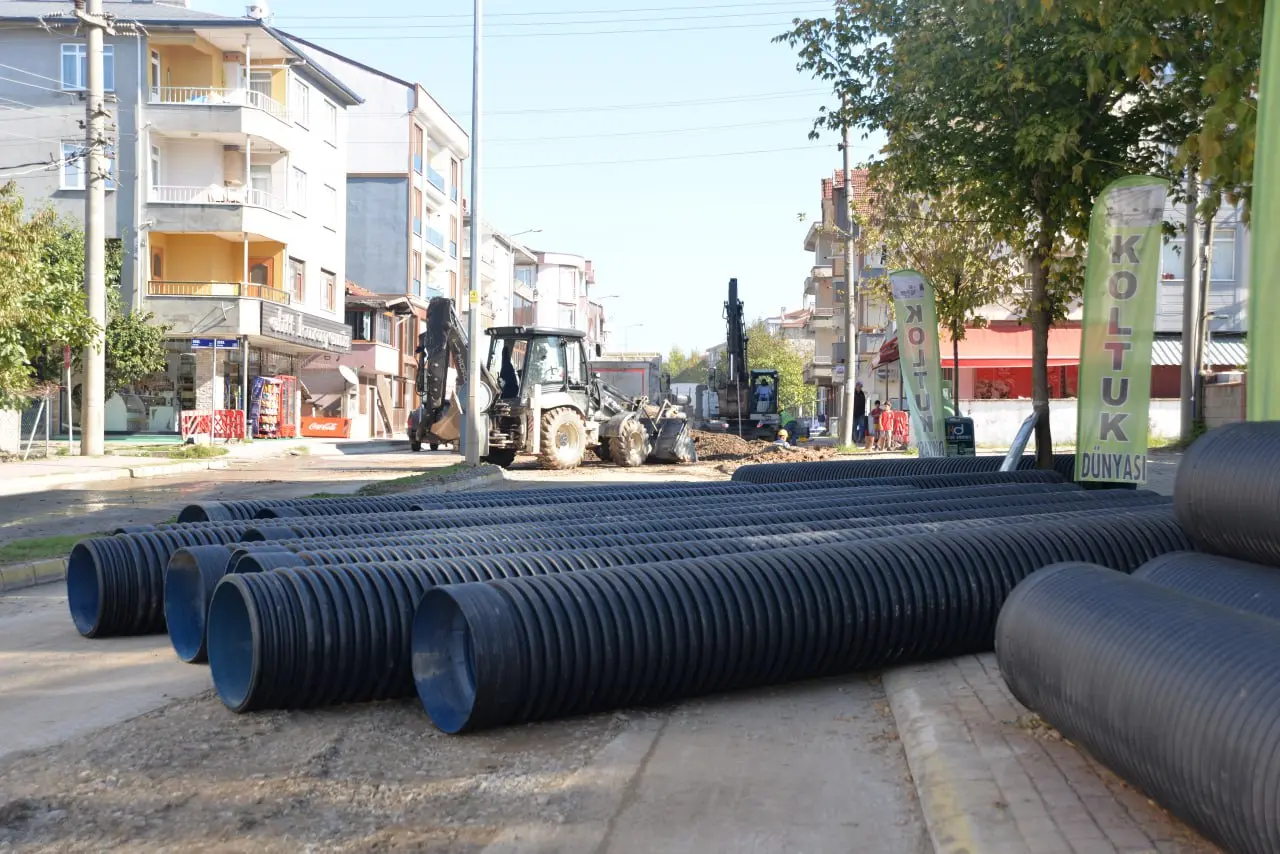 Haber: ALTYAPI YATIRIMLARIYLA YAĞMUR ÇİLE OLMAKTAN ÇIKTI - Galeri-1