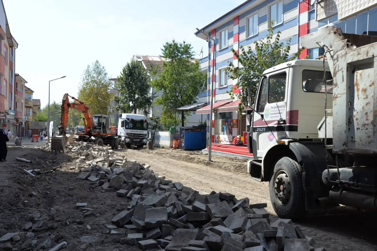 Haber: ALTYAPI YATIRIMLARIYLA YAĞMUR ÇİLE OLMAKTAN ÇIKTI - Galeri-2