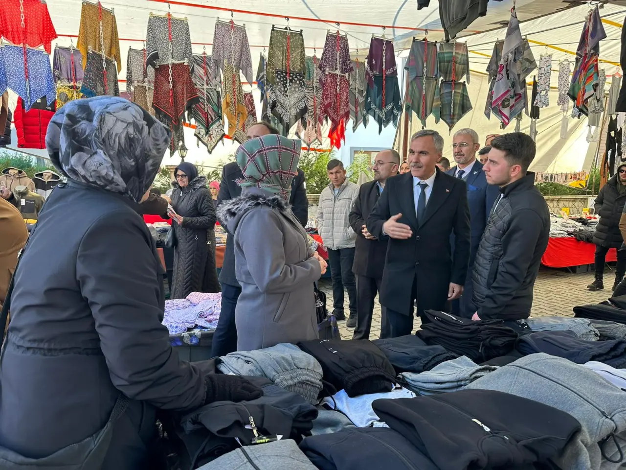 Haber: Ayvaz'dan Pazaryeri Ziyareti - Öne Çıkan